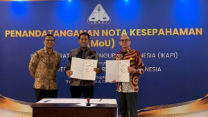 Dekan Fakultas Hukum Universitas Jayabaya Dr. Kristiawanto, S.H.I.,M.H., Tandatangani MoU dengan Ikatan Kurator dan Pengurus Indonesia (IKAPI)